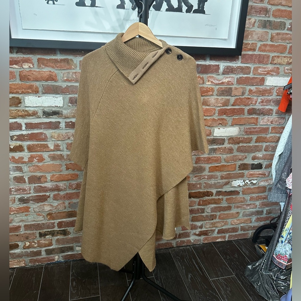 Chloe Poncho